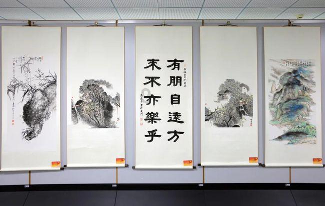 阳光电源净利润同比翻倍！光伏板块领涨，双创龙头ETF（588330）盘中一度涨超2%！